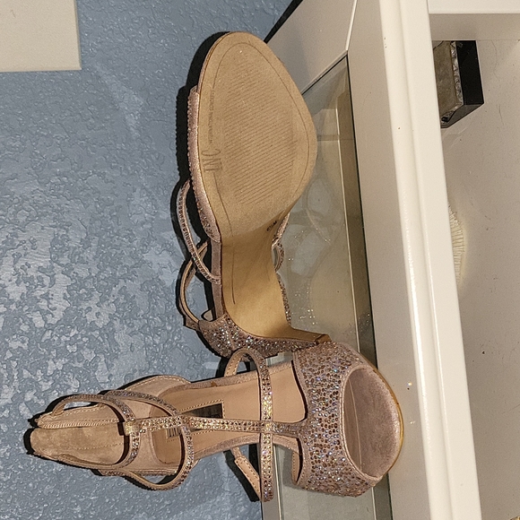 NEVER WORN INC International Concepts Heels 6.5 - Picture 6 of 6